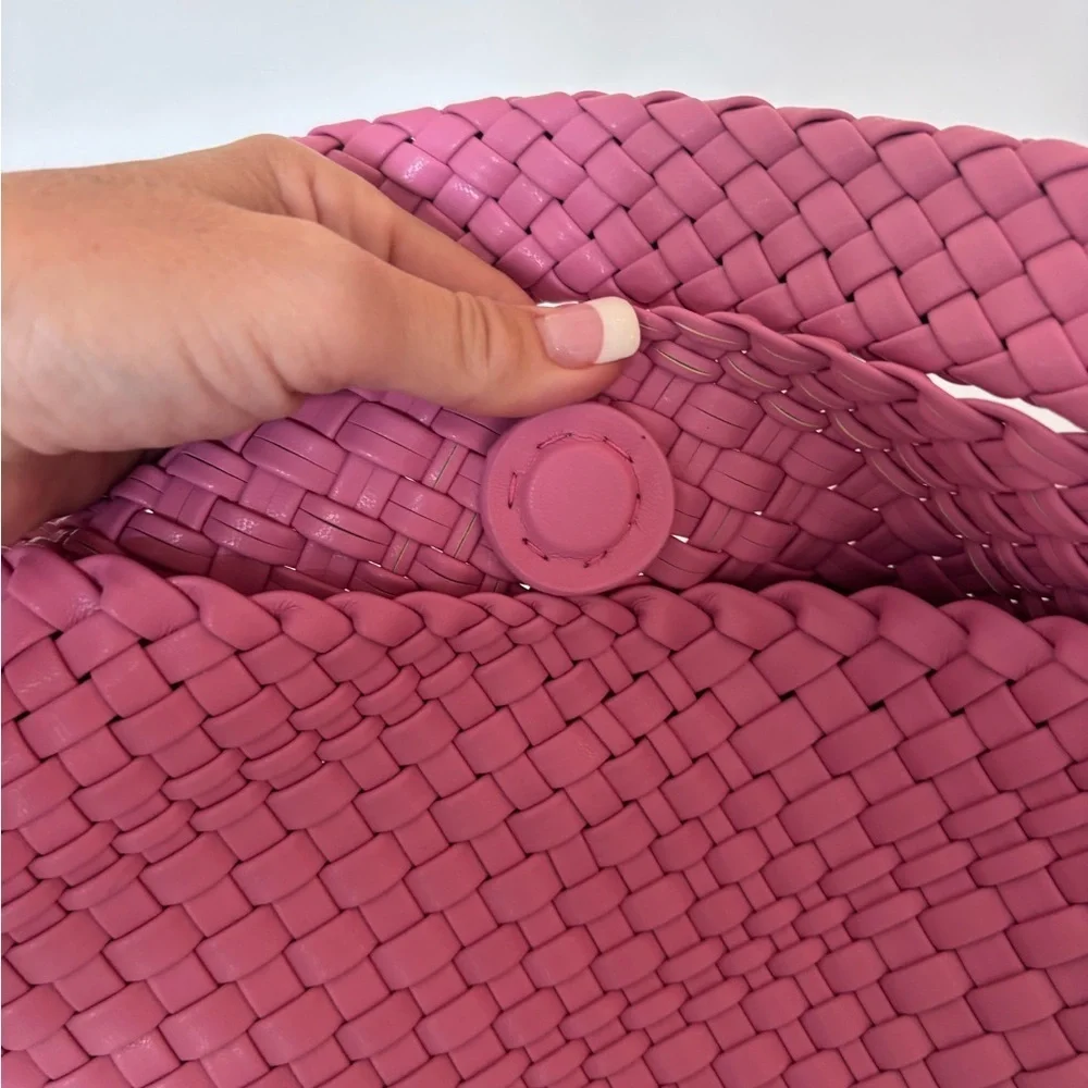 Elegant Pink Woven Handbag